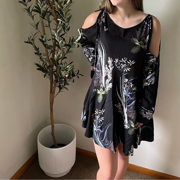 Free People Clear Skies Black Floral Cold Shoulder Mini Dress Size XS - Picture 6 of 12